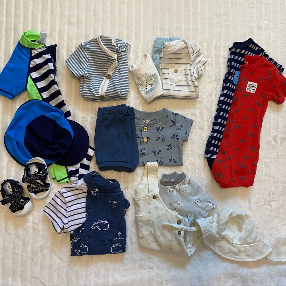 GENTLY USED 17 PIECE SUMMER/VACA BABY BUNDLE